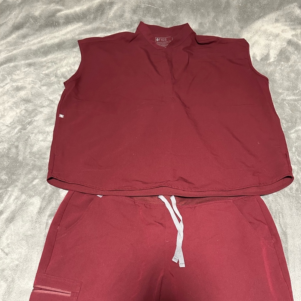 Figs Zamora Jogger pants size 2XL TALL and Rafaela top 2XL. Smoke free home.